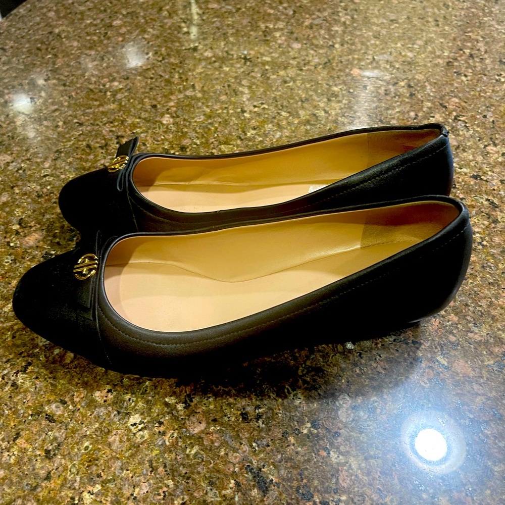 Black Women's Flats